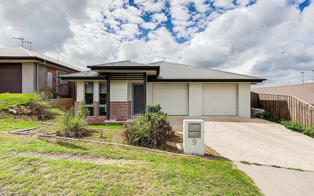 2 Bedroom Duplex – Neat as a pin